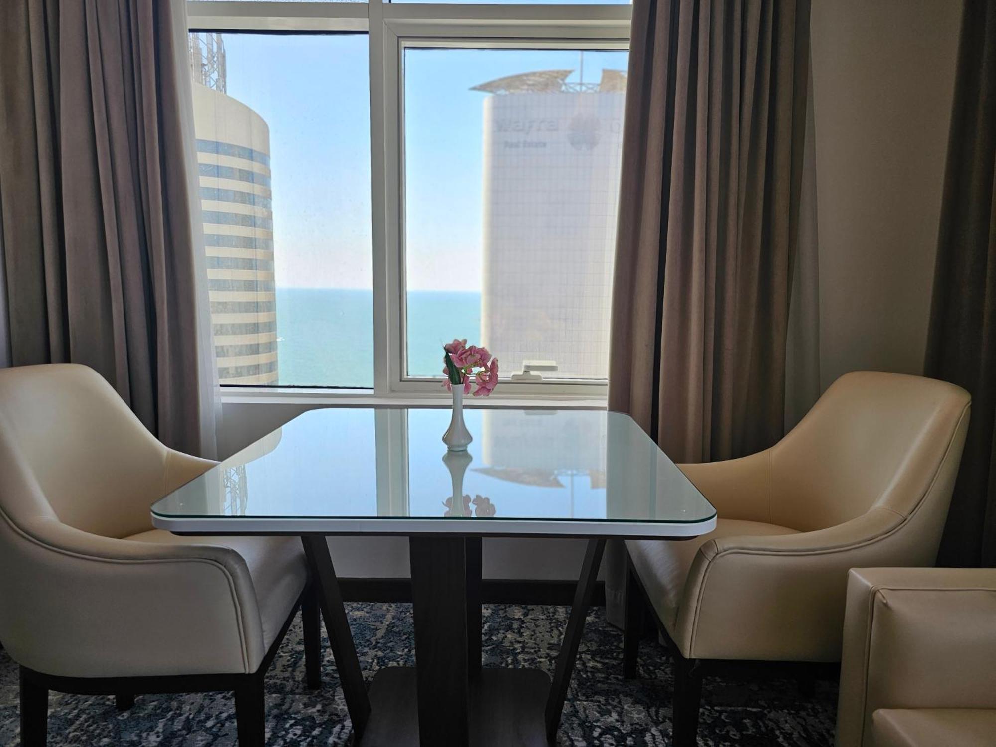 Dolphin Continental Hotel Кувейт Экстерьер фото