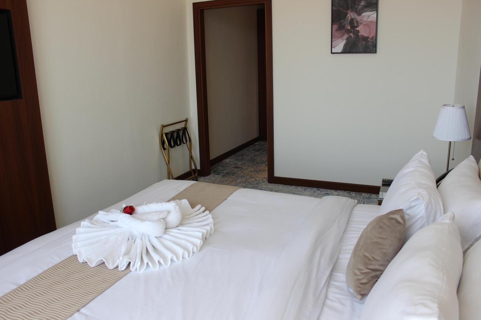 Dolphin Continental Hotel Кувейт Экстерьер фото